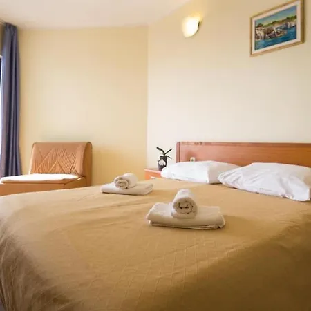 ホテル Centinera 3*